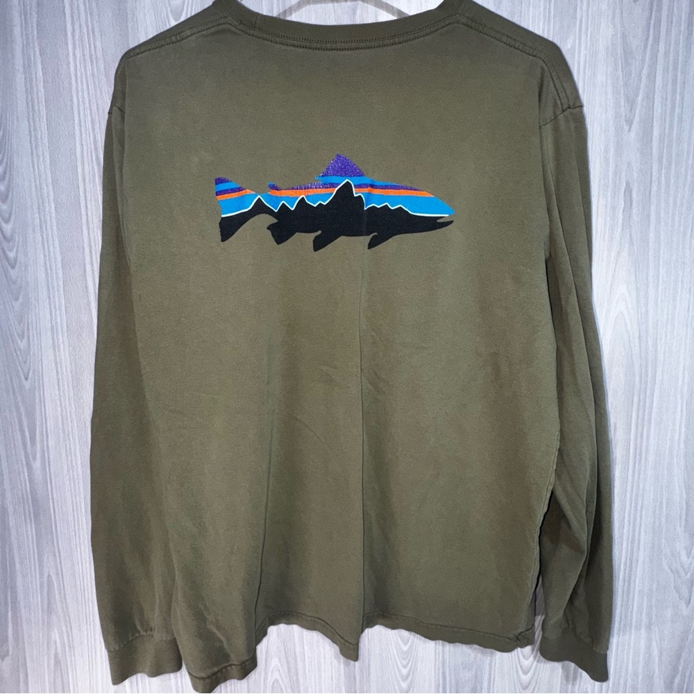 Patagonia Men's Long-Sleeved T Shirt Fitz Roy Trout‎ Olive Green Size M